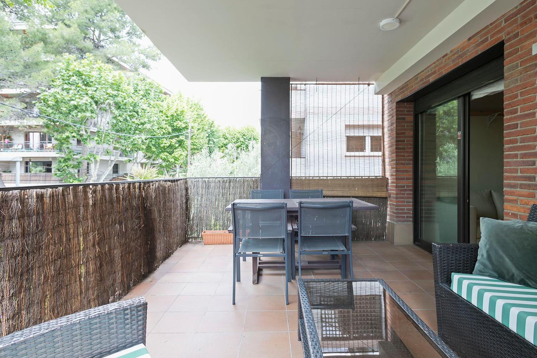 Апартаменты La Terraza De Sant Cugat Сант-Кугат-дель-Вальес Экстерьер фото
